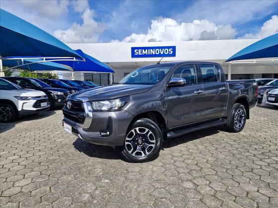 TOYOTA HILUX 2.8 D-4D TURBO DIESEL CD SRV 4X4 AUTOMÁTICO TOYOTA HILUX 2.8 D-4D TURBO DIESEL CD SRV 4X4 AUTOMÁTICO